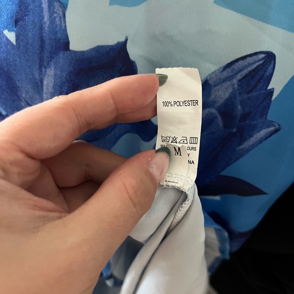 Size medium floral strapless dress - Picture 3 of 3